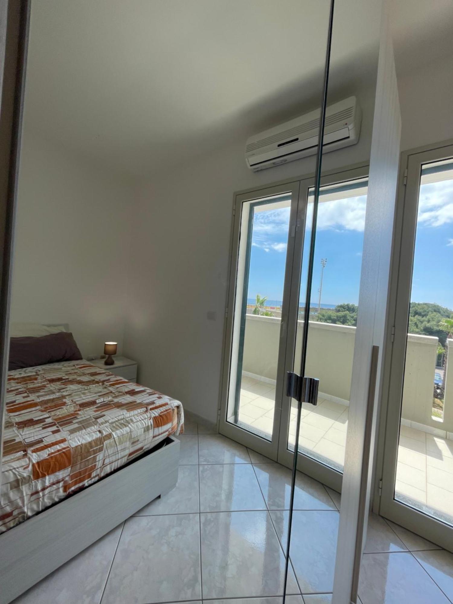 House Nereide, Lovely Apartment Sea View Gallipoli Zewnętrze zdjęcie
